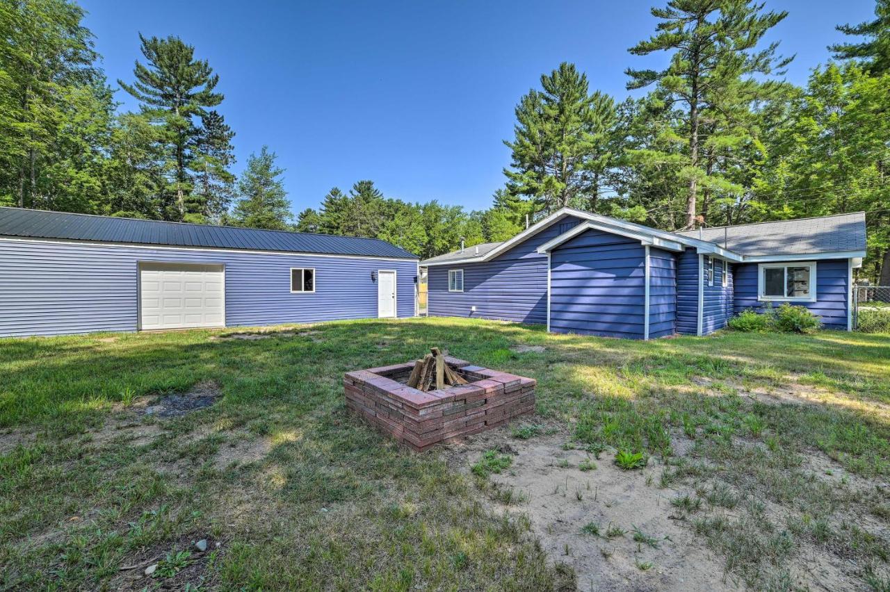 Prudenville Retreat With Yard About 1 Mi To Lake! Houghton Lake Exterior photo